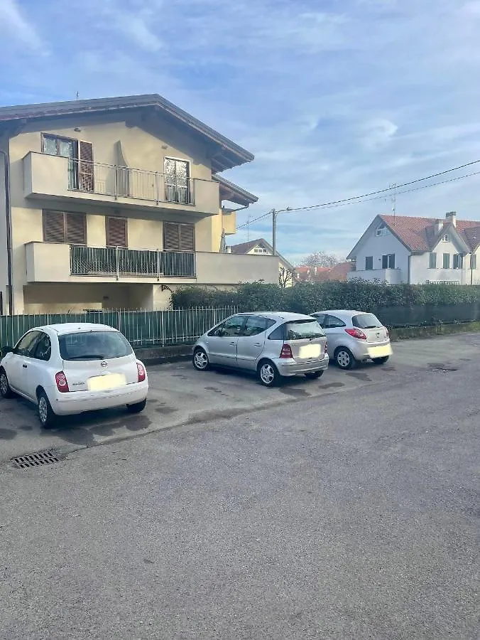 Apartamento 10' From Malpensa Shuttle, Netflix & Wi-Fi Casorate Sempione Italia